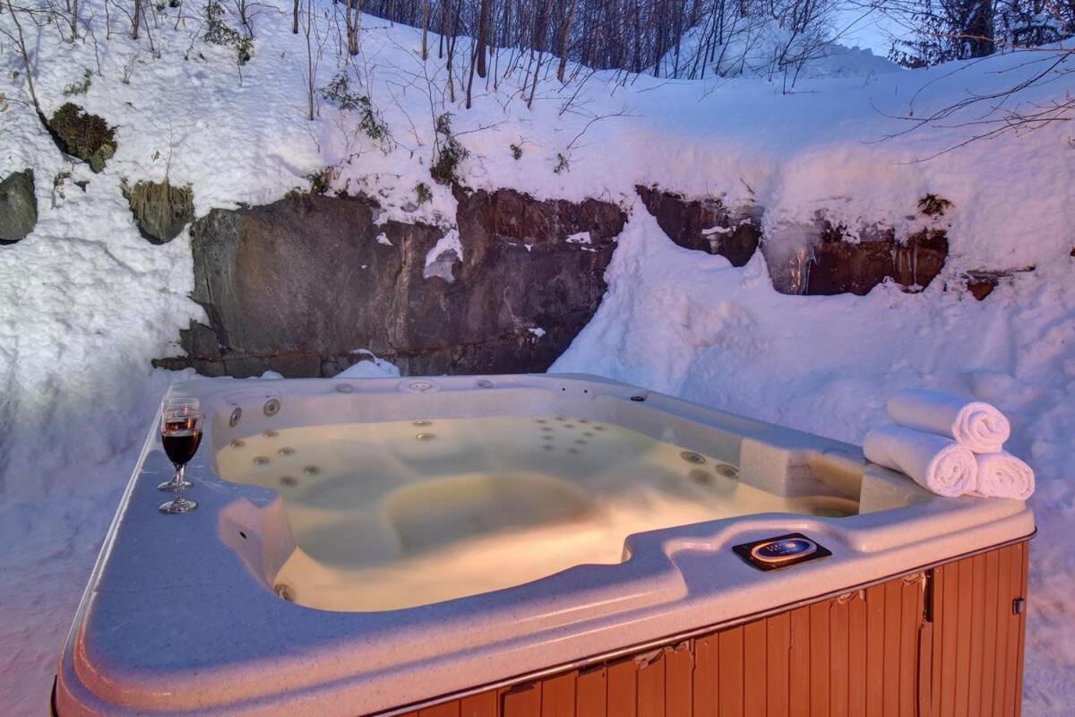 Chic Familiale, Relaxant Avec Spa En Montagnes Labelle Exterior photo