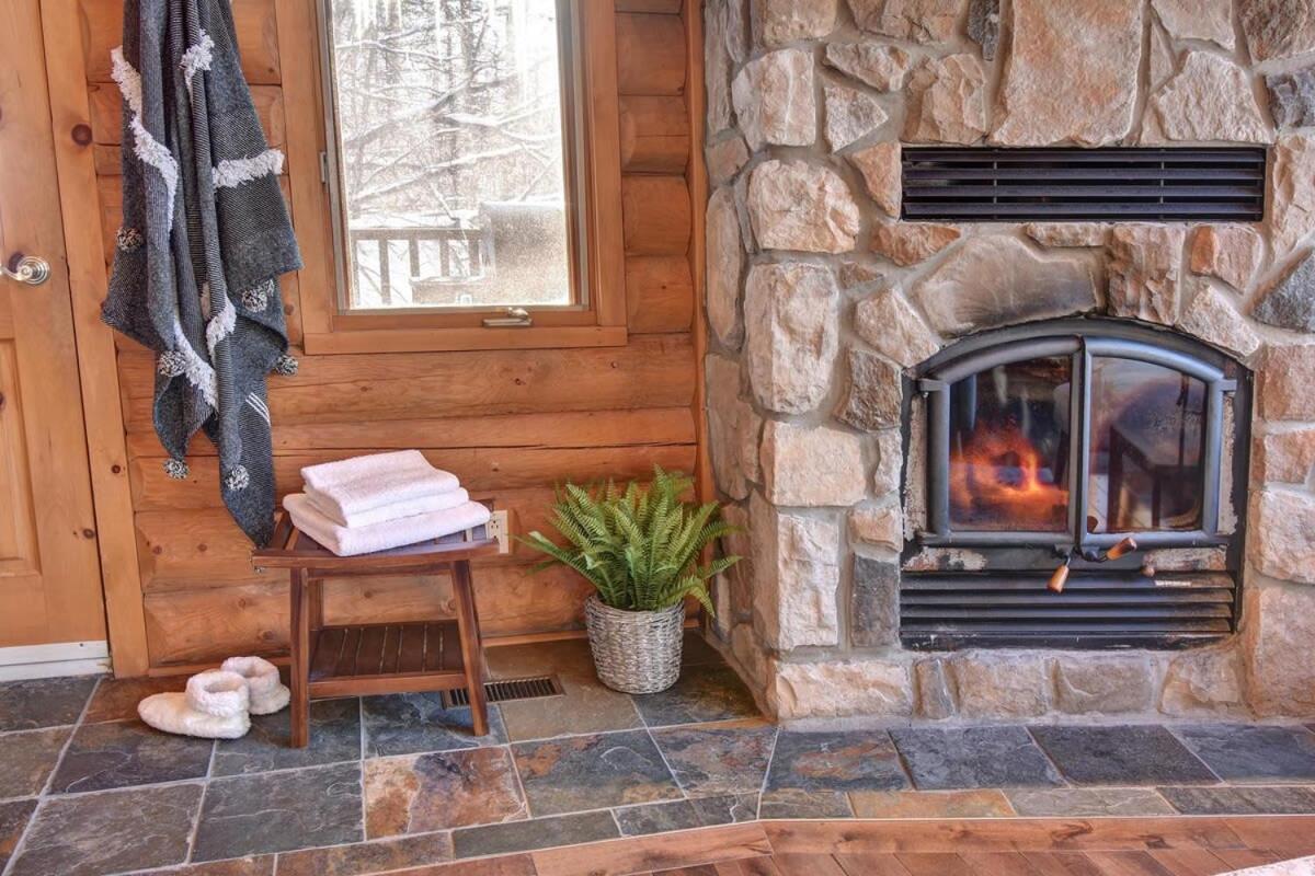 Chic Familiale, Relaxant Avec Spa En Montagnes Labelle Exterior photo