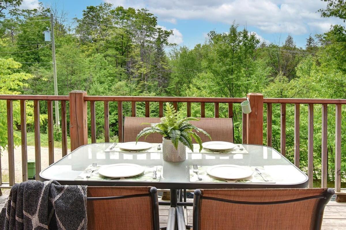 Chic Familiale, Relaxant Avec Spa En Montagnes Labelle Exterior photo